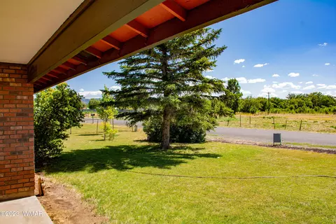 327 Brant St, Eagar, AZ 85925 photo 2
