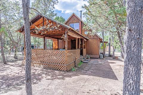 2156 Blue Jay Rd, Overgaard, AZ 85928