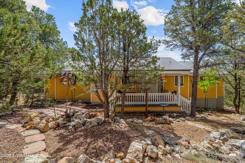 2967 E Lookout Ln, Overgaard, AZ 85933