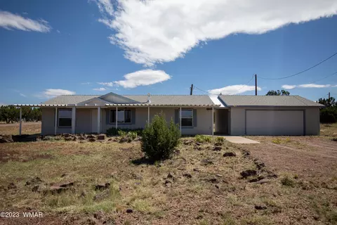 8717 Cox Dr, White Mountain Lake, AZ 85912
