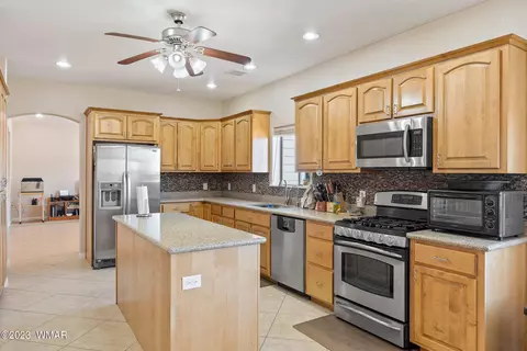 Kitchen - 2202 E 24th St N St, Snowflake, AZ 85937 photo 1 of 2