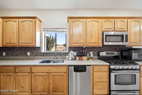Kitchen - 2202 E 24th St N St, Snowflake, AZ 85937 photo 2 of 2
