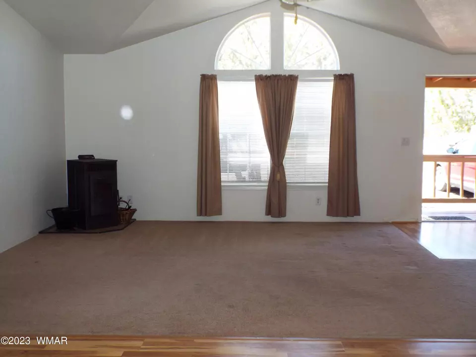  8452 Pinon Dr, Show Low, AZ 85901 photo 2