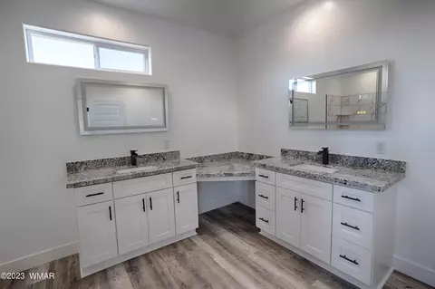 Bath - 7697 Open Sky Loop, Taylor, AZ 85939 photo 2 of 3