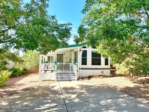 2219 Rodeo Rd, Overgaard, AZ 85933 photo 2