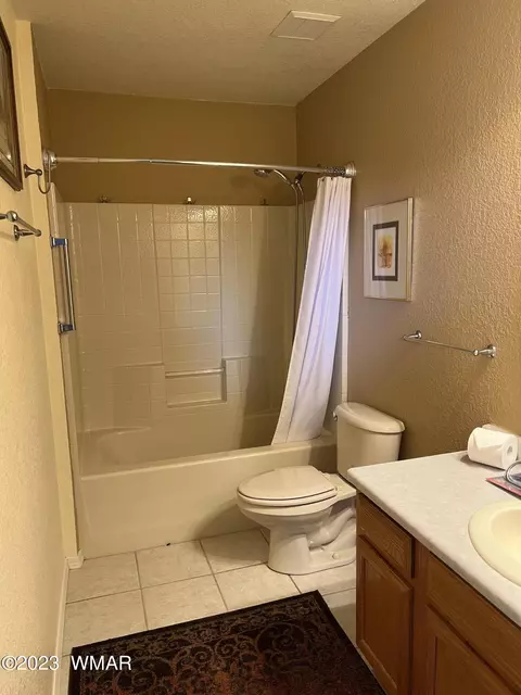 Bath - 831 S Juniper St, Eagar, AZ 85925 photo 2 of 3