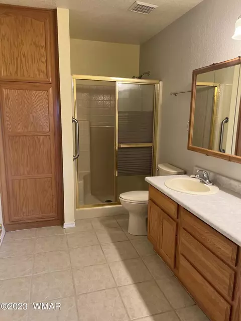 Bath - 831 S Juniper St, Eagar, AZ 85925 photo 1 of 3