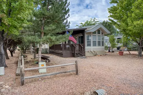 2237 Old Crooks Trl, Overgaard, AZ 85933