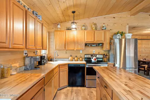 11 Whitetail Rd, Alpine, AZ 85920