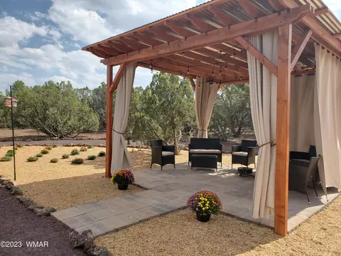 45 County Rd 8405, Vernon, AZ 85940