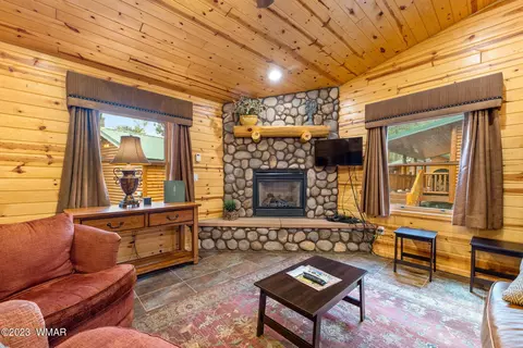 40 Main St #105, Greer, AZ 85927