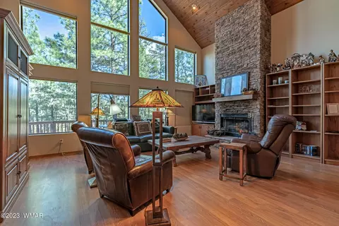 81 Silk Tassel Rd, Show Low, AZ 85901