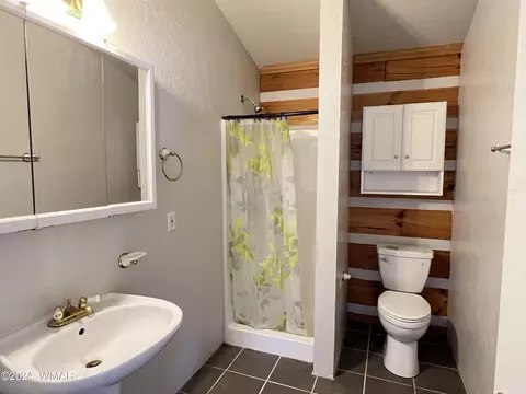 Bath - 36641 Sr 61, Concho, AZ 85924 photo 1 of 1