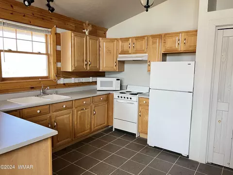Kitchen - 36641 Sr 61, Concho, AZ 85924 photo 1 of 2