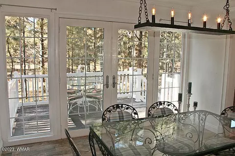 Dining - 2978 Windmill Ln, Overgaard, AZ 85933 photo 3 of 5