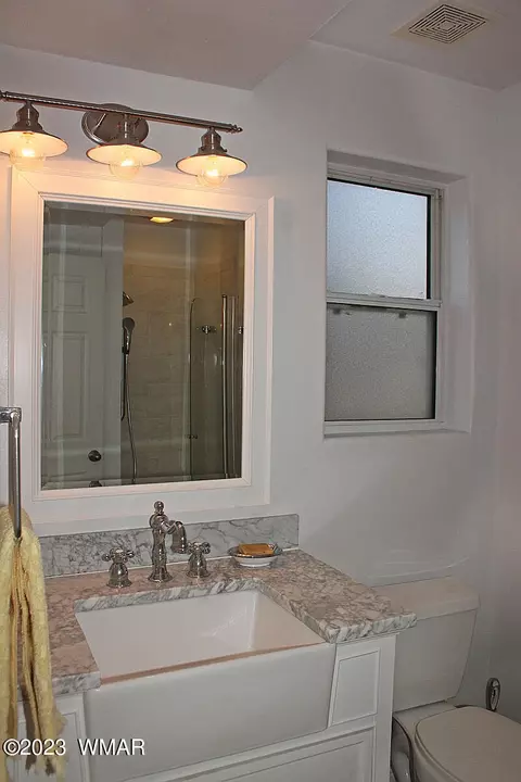Bath - 2978 Windmill Ln, Overgaard, AZ 85933 photo 1 of 5
