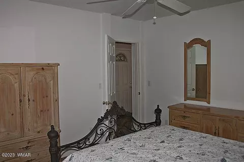 Bedroom - 2978 Windmill Ln, Overgaard, AZ 85933 photo 3 of 4