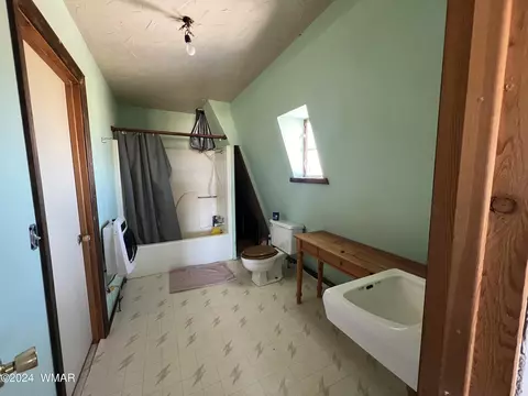Bath - 77 N 4019, Concho, AZ 85924 photo 2 of 3