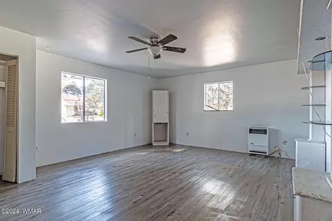 860 E Whipple St, Show Low, AZ 85901