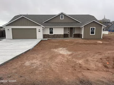411 Hillcrest Dr, Snowflake, AZ 85937