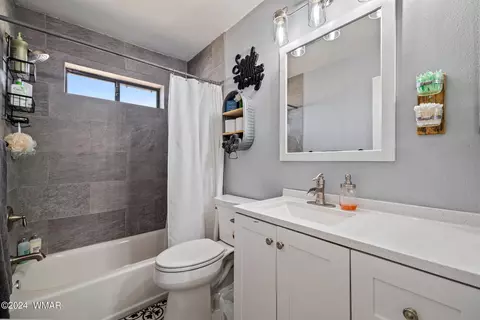 Bath - 1010 E 1st St, Eagar, AZ 85925 photo 2 of 3