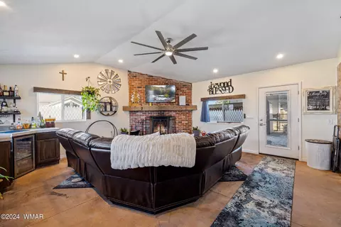 Living - 1010 E 1st St, Eagar, AZ 85925 photo 1 of 3