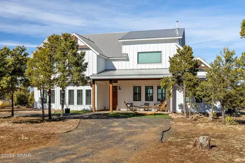 792 County Rd, Vernon, AZ 85940