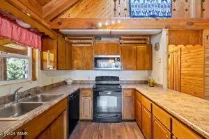 Kitchen - 33 N 2058, Alpine, AZ 85920 photo 1 of 3