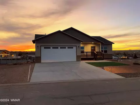 156 S Hillcrest Dr, Snowflake, AZ 85937