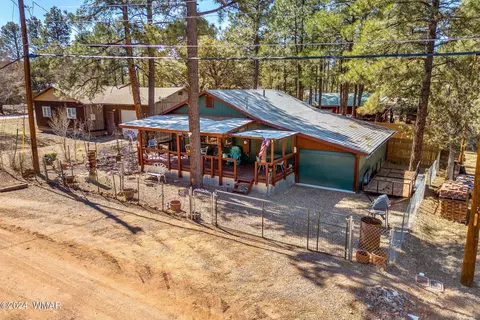 2882 Center Rd, Overgaard, AZ 85933