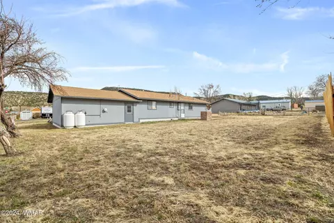 Exterior - 706 S Elm Ln, Eagar, AZ 85925 photo 4 of 6