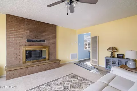 Living - 706 S Elm Ln, Eagar, AZ 85925 photo 2 of 3