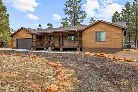 2054 Christmas Pine Rd, Overgaard, AZ 85933