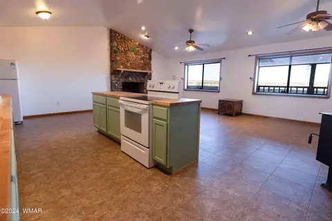 Kitchen - 4547 Aztec Rd, Snowflake, AZ 85937 photo 1 of 4