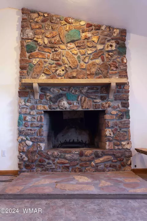 Living - 4547 Aztec Rd, Snowflake, AZ 85937 photo 2 of 2