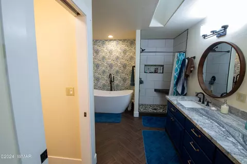 Bath - 1127 Timberline Dr, Eagar, AZ 85925 photo 2 of 2