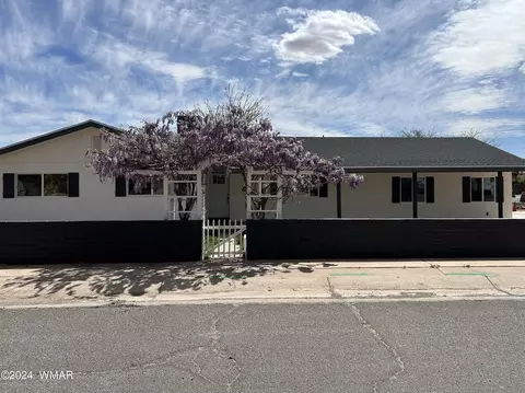 411 W Hampshire St, Holbrook, AZ 86025