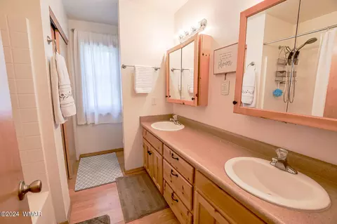 Bath - 4 County Rd, Greer, AZ 85927 photo 1 of 2