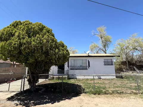 153 N 2nd St, Holbrook, AZ 86025