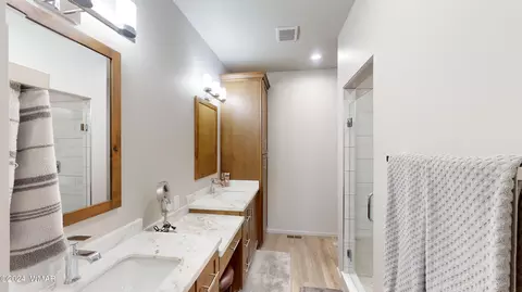 Bath - 2963 Jacks Rd, Lakeside, AZ 85929 photo 5 of 13