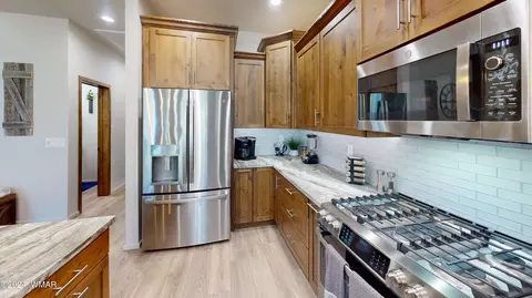 Kitchen - 2963 Jacks Rd, Lakeside, AZ 85929 photo 8 of 10