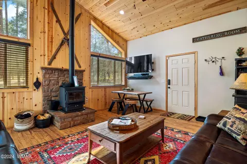 Living - 24 County Rd 2196, Alpine, AZ 85920 photo 2 of 3