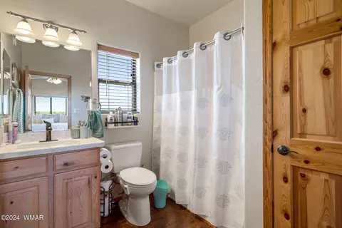Bath - 2749 Apollo Cir, Overgaard, AZ 85933 photo 2 of 2