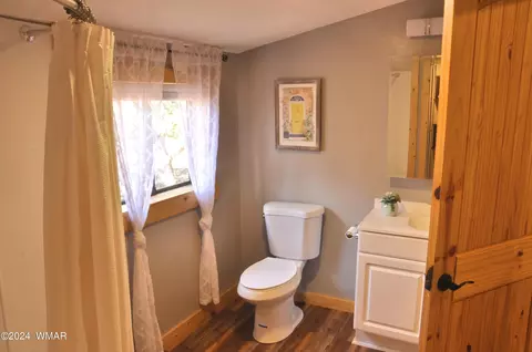 Bath - 89 Harry Dr, Concho, AZ 85924 photo 3 of 3
