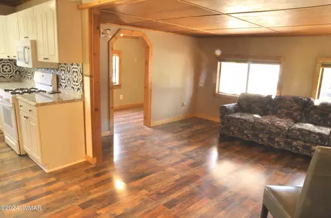 Living - 89 Harry Dr, Concho, AZ 85924 photo 1 of 2