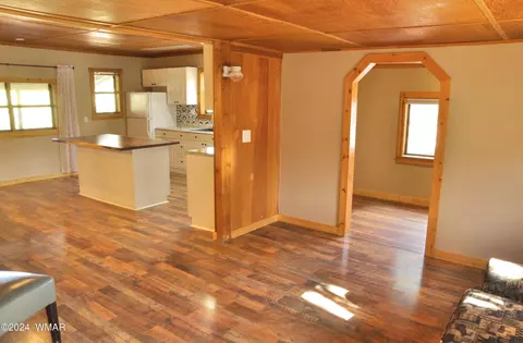 Living - 89 Harry Dr, Concho, AZ 85924 photo 2 of 2