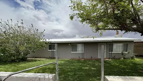 306 Encanto Dr, Holbrook, AZ 86025