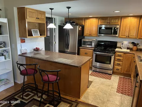 Kitchen - 7 Putter Ln, Concho, AZ 85924 photo 4 of 5