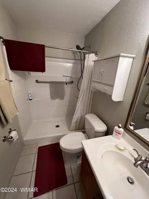 Bath - 7 Putter Ln, Concho, AZ 85924 photo 2 of 2