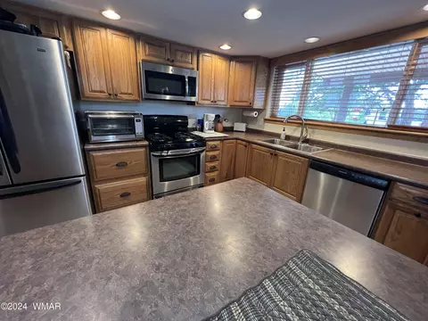 Kitchen - 7 Putter Ln, Concho, AZ 85924 photo 5 of 5